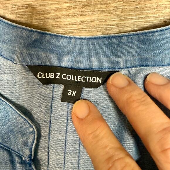 Denim Blue Button-Up Women's Top - Picture 2 of 7